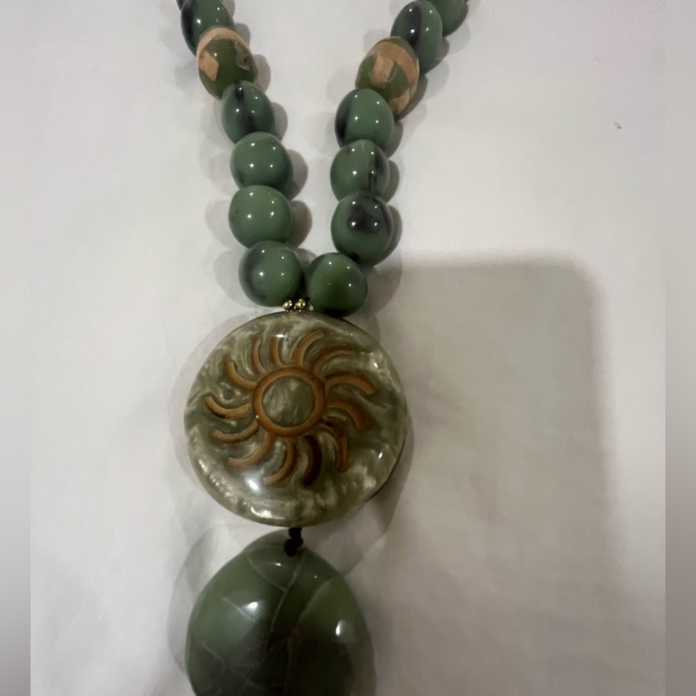 Stunning CHICO'S Women's Statement Necklace Green